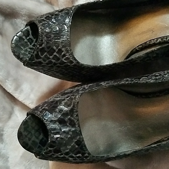 Gray "Snakeskin" Peep-Toe Heels - Picture 4 of 4
